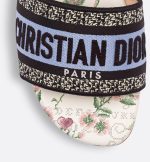 Dioramour Dway Slide - Image 6